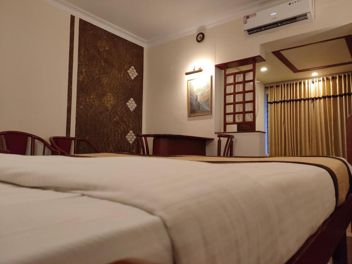 Yuvarani Residency Kochi Exterior photo